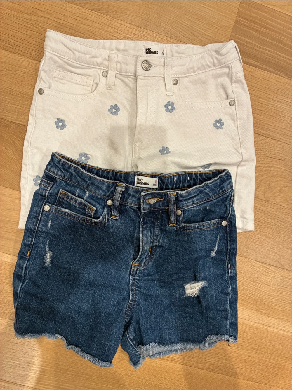 Epic Threads White Floral Embroidered Shorts & Dark Blue Distressed Denim Shorts